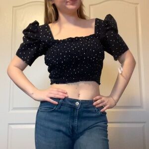 Papaya women’s cropped blue and white spotted blouse in a size large.